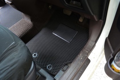 Ворсовые коврики на Toyota Porte II 2012 - 2020 в Йошкар-Оле