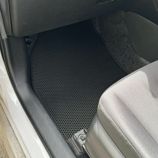 Коврики на Toyota Yaris IV 2019 - 2025 в Йошкар-Оле