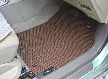 Ворсовые коврики на Toyota Belta 2005 - 2012 в Йошкар-Оле