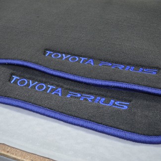 Ворсовые коврики на Toyota Prius Alpha 2011 - 2021 в Йошкар-Оле