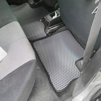 Коврики на Daihatsu Storia 1998 - 2004 в Йошкар-Оле