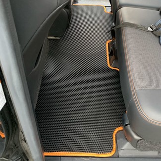Коврики на Toyota Sienta II 2015 - 2022 в Йошкар-Оле