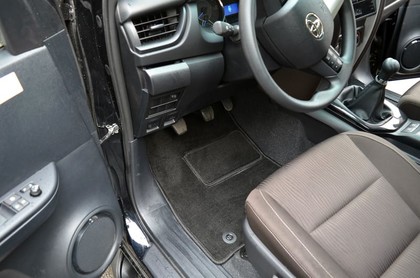 Ворсовые коврики на Toyota Fortuner II 2015 - 2025 в Йошкар-Оле