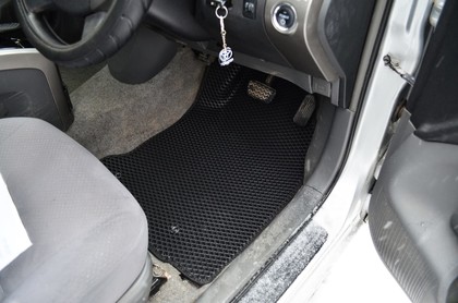 Ворсовые коврики на Toyota Prius (20) 2004 - 2009 в Йошкар-Оле