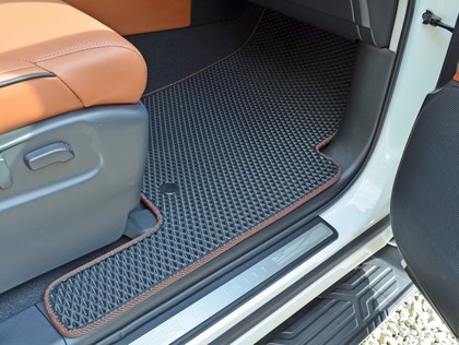 Ворсовые коврики на Infiniti QX80 2013 - 2025 в Йошкар-Оле