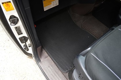 Ворсовые коврики на Toyota Porte II 2012 - 2020 в Йошкар-Оле