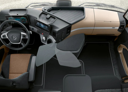 Ворсовые коврики на Mercedes Actros MP4 MP5 тягач GigaSpace 2011 - 2025 в Йошкар-Оле