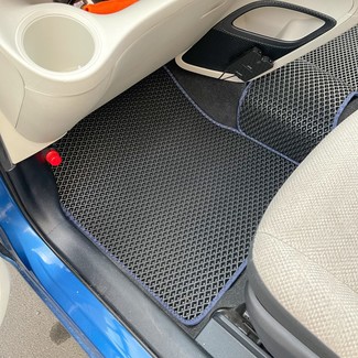 Коврики на Toyota Sienta II 2015 - 2022 в Йошкар-Оле