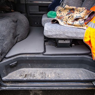 Коврики на Mitsubishi Delica 3 1986 - 1999 в Йошкар-Оле