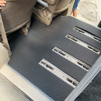 Ворсовые коврики на Chrysler Town and Country IV короткая база 2000 - 2007 в Йошкар-Оле
