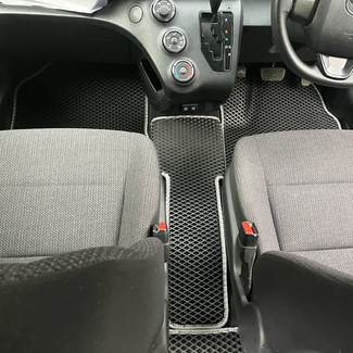 Коврики на Toyota Sienta II 2015 - 2022 в Йошкар-Оле
