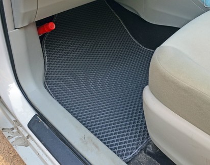 Ворсовые коврики на Toyota Prius Alpha 2011 - 2021 в Йошкар-Оле