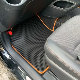 Коврики на Toyota Sienta II 2015 - 2022 в Йошкар-Оле