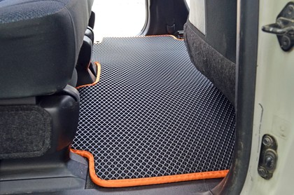 Коврики на Toyota Sienta II 2015 - 2022 в Йошкар-Оле