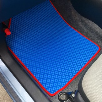 Ворсовые коврики на Toyota Vitz III 2010 - 2020 в Йошкар-Оле