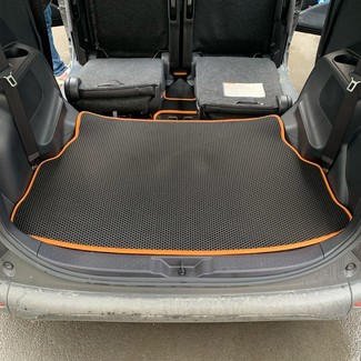 Коврики на Toyota Sienta II 2015 - 2022 в Йошкар-Оле