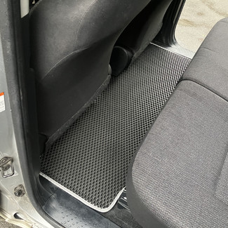 Коврики на Toyota Sienta II 2015 - 2022 в Йошкар-Оле