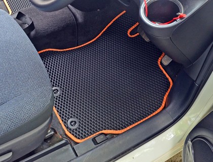 Коврики на Toyota Sienta II 2015 - 2022 в Йошкар-Оле
